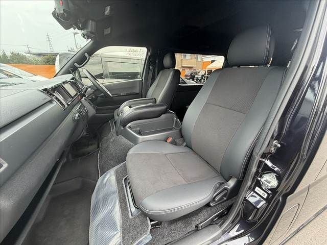 TOYOTA HIACE VAN 2WD 2023 Image 31
