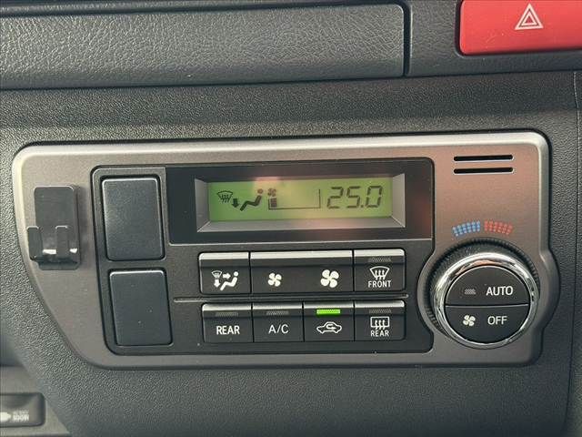 TOYOTA HIACE VAN 2WD 2023 Image 31