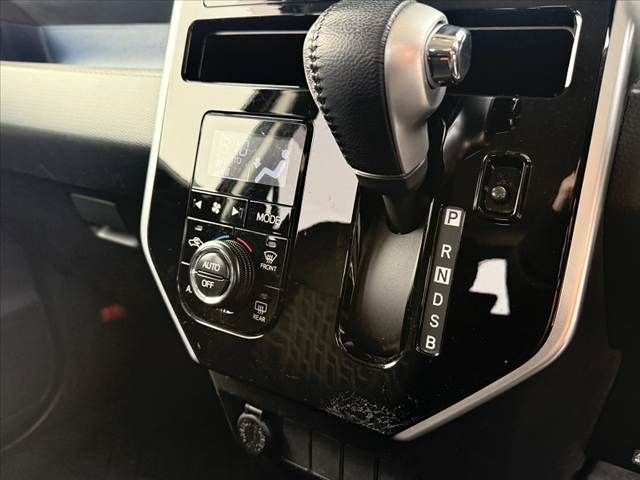 TOYOTA TANK 2017 Image 31