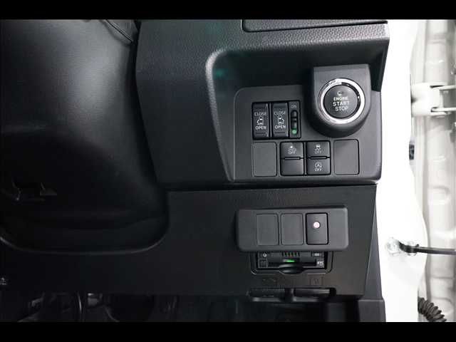 TOYOTA TANK 2017 Image 31