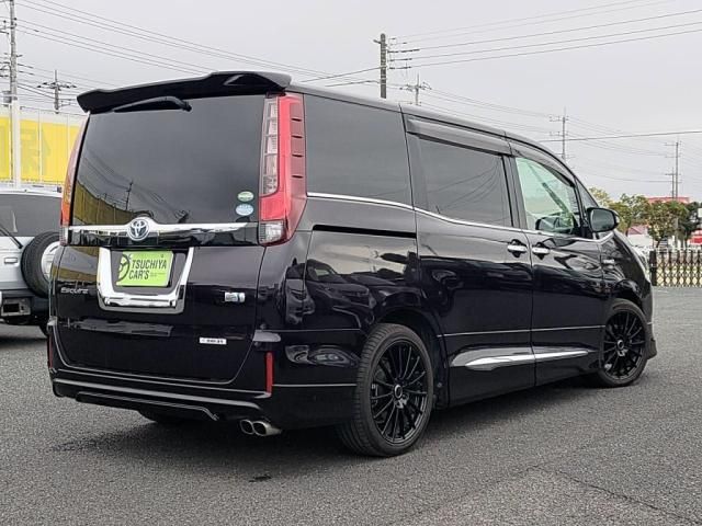 TOYOTA ESQUIRE HYBRID 2014 Image 31