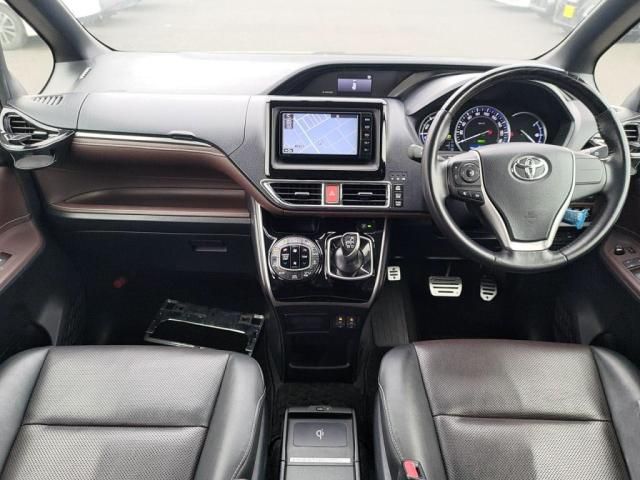 TOYOTA ESQUIRE HYBRID 2014 Image 31