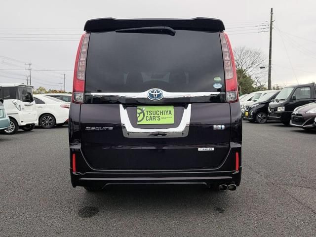 TOYOTA ESQUIRE HYBRID 2014 Image 31