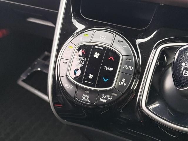 TOYOTA ESQUIRE HYBRID 2014 Image 31