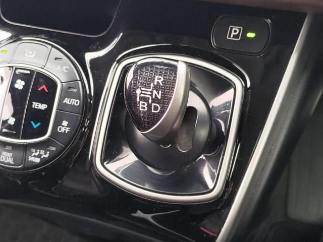 TOYOTA ESQUIRE HYBRID 2014 Image 31