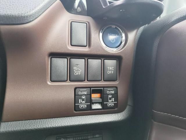 TOYOTA ESQUIRE HYBRID 2014 Image 31