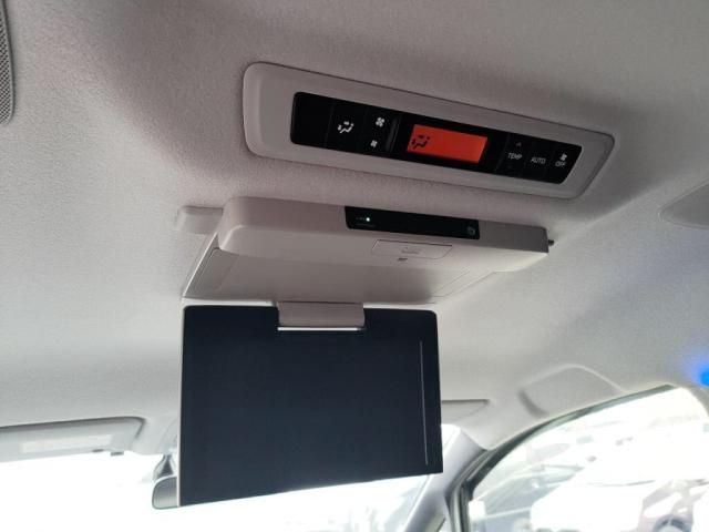 TOYOTA ESQUIRE HYBRID 2014 Image 31