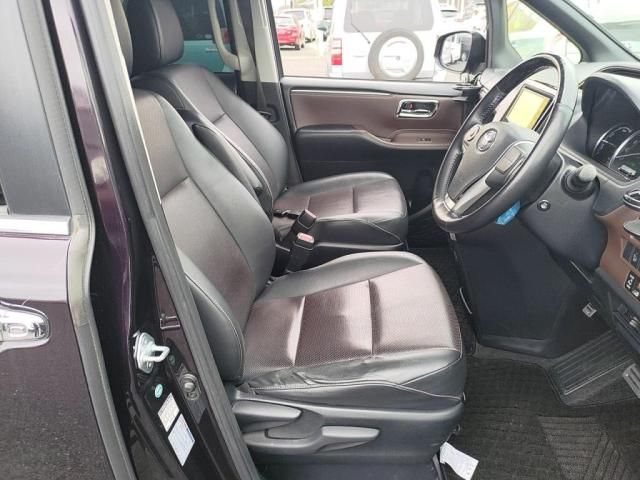 TOYOTA ESQUIRE HYBRID 2014 Image 31