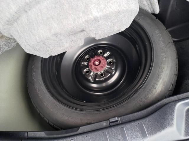 TOYOTA ESQUIRE HYBRID 2014 Image 31