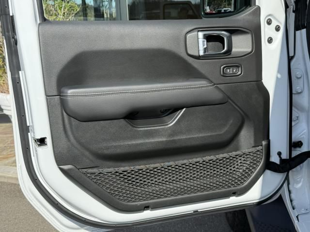 JEEP WRANGLER UNLIMI 2022 Image 31