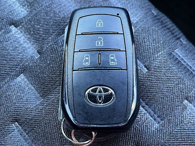 TOYOTA VOXY 2023 Image 31