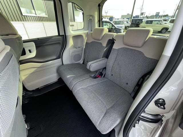 HONDA N BOX 2020 Image 31