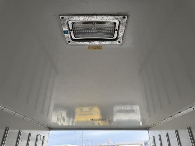 MITSUBISHI CANTER 2017 Image 31