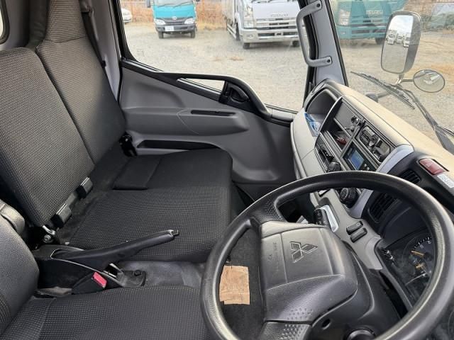 MITSUBISHI CANTER 2017 Image 31