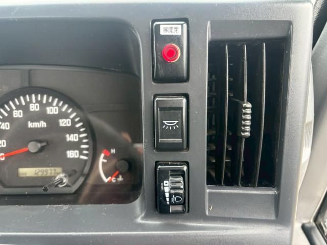 ISUZU ELF 2019 Image 31