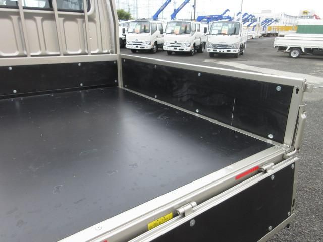 MITSUBISHI CANTER 2025 Image 31