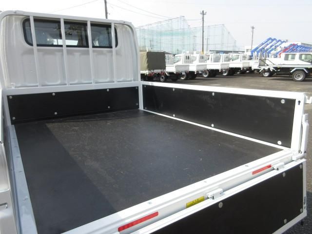 MITSUBISHI CANTER 2025 Image 31