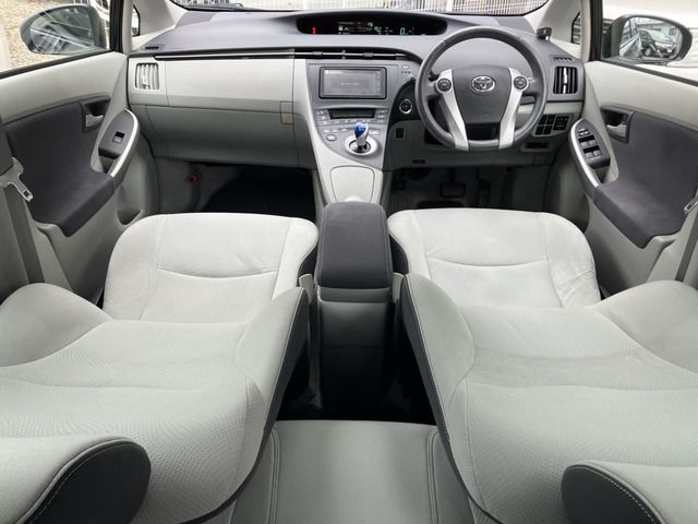 TOYOTA PRIUS 2011 Image 31