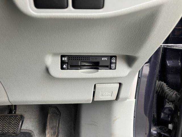 TOYOTA PRIUS 2011 Image 31