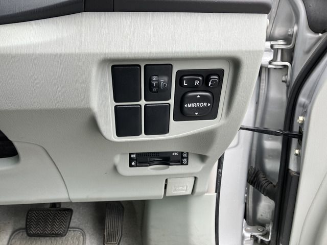 TOYOTA PRIUS 2010 Image 31