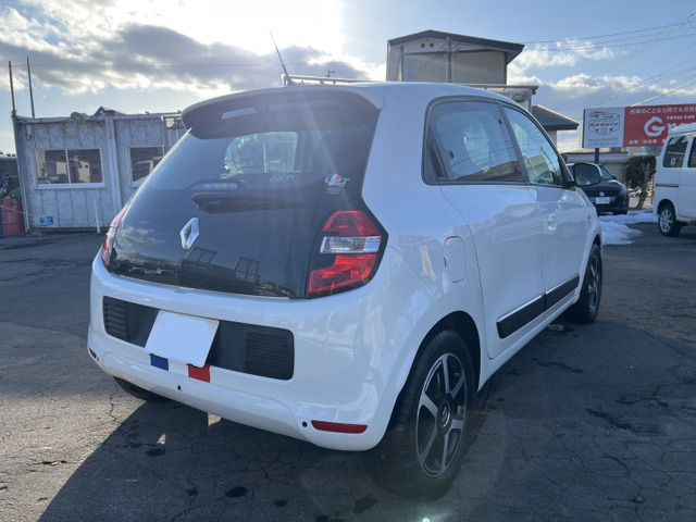 RENAULT TWINGO 2019 Image 31