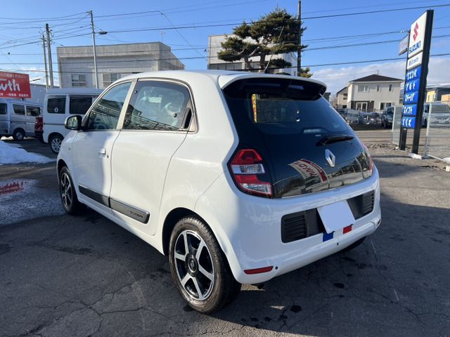 RENAULT TWINGO 2019 Image 31