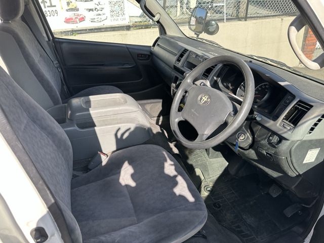 TOYOTA HIACE VAN 2WD 2009 Image 31