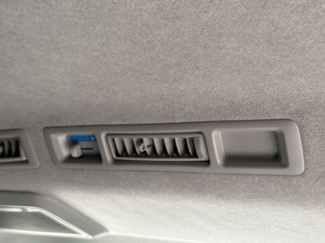 TOYOTA HIACE VAN 2WD 2016 Image 31