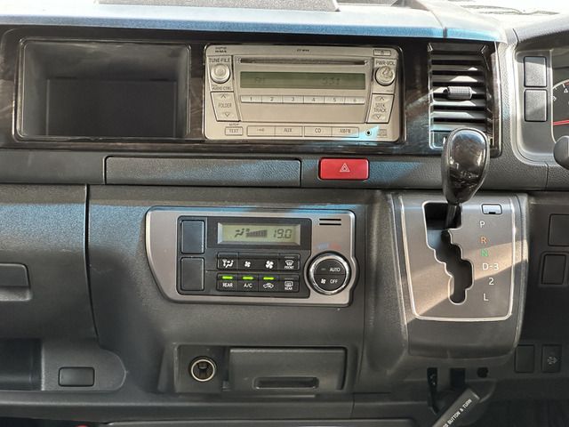 TOYOTA HIACE VAN 2WD 2016 Image 31