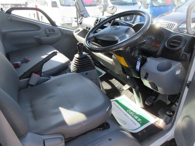 HINO DUTRO 2013 Image 31