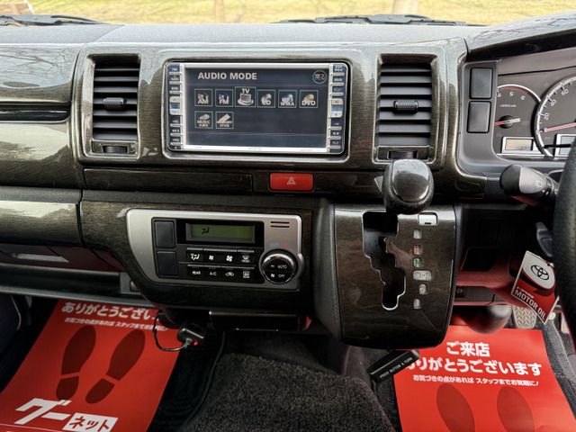 TOYOTA HIACE VAN 4WD 2014 Image 31