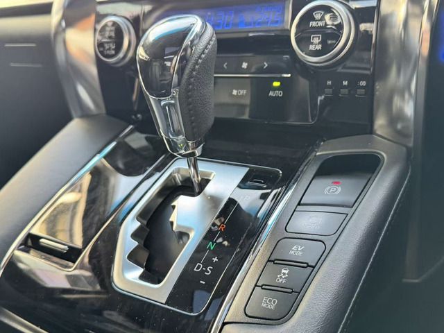 TOYOTA ALPHARD HYBRID 4WD 2019 Image 31