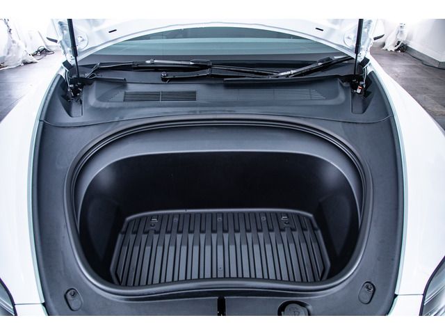 TESLA MODEL 3 2024 Image 31