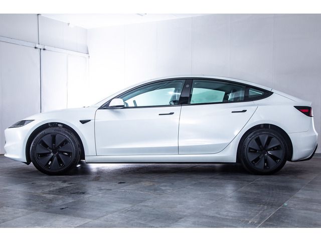 TESLA MODEL 3 2024 Image 31