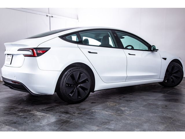 TESLA MODEL 3 2024 Image 31