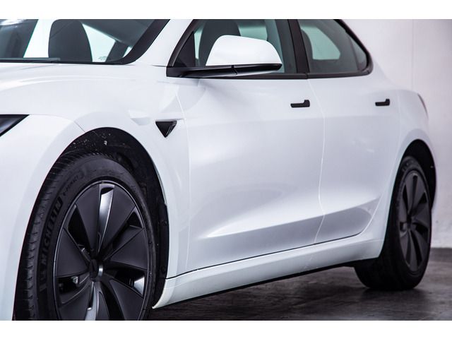 TESLA MODEL 3 2024 Image 31