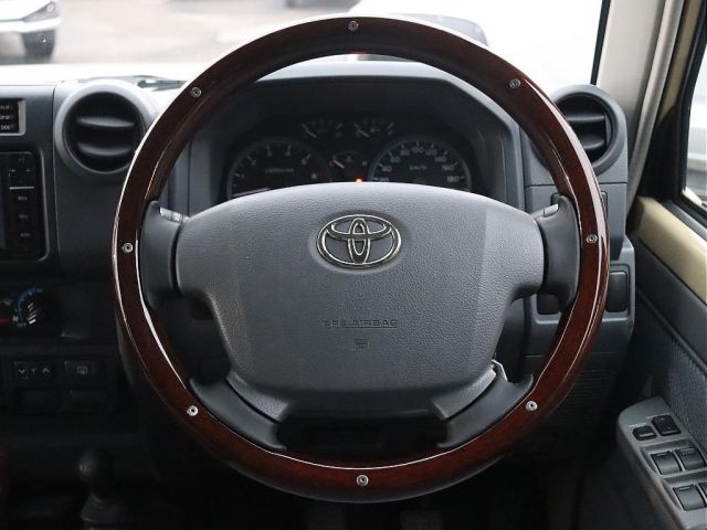 TOYOTA LANDCRUISER VAN 2015 Image 31