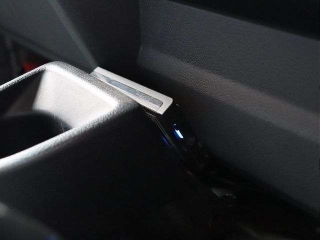 TOYOTA LANDCRUISER VAN 2015 Image 31