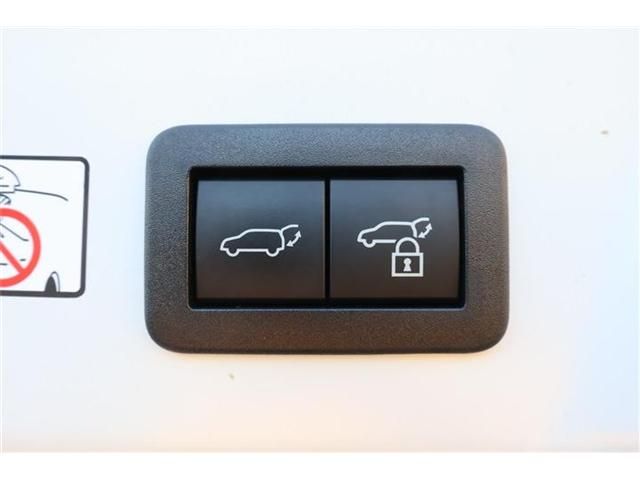 TOYOTA PRIUS 4WD 2025 Image 31