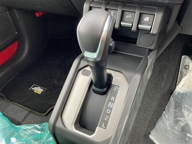 SUZUKI JIMNY NOMADE 2025 Image 31