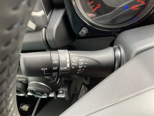 SUZUKI JIMNY NOMADE 2025 Image 31