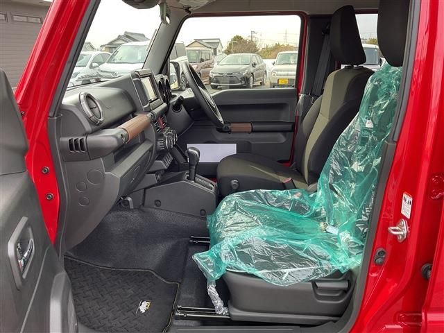 SUZUKI JIMNY NOMADE 2025 Image 31