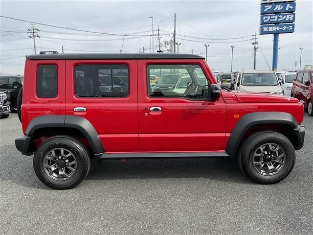 SUZUKI JIMNY NOMADE 2025 Image 31