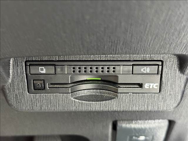 TOYOTA PRIUS ALPHA 2015 Image 31