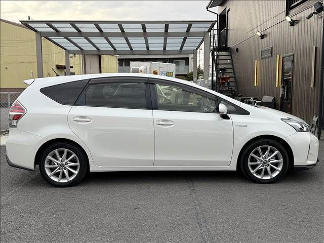 TOYOTA PRIUS ALPHA 2015 Image 31