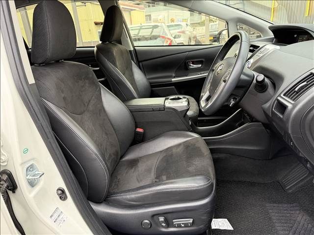 TOYOTA PRIUS ALPHA 2015 Image 31