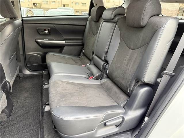 TOYOTA PRIUS ALPHA 2015 Image 31