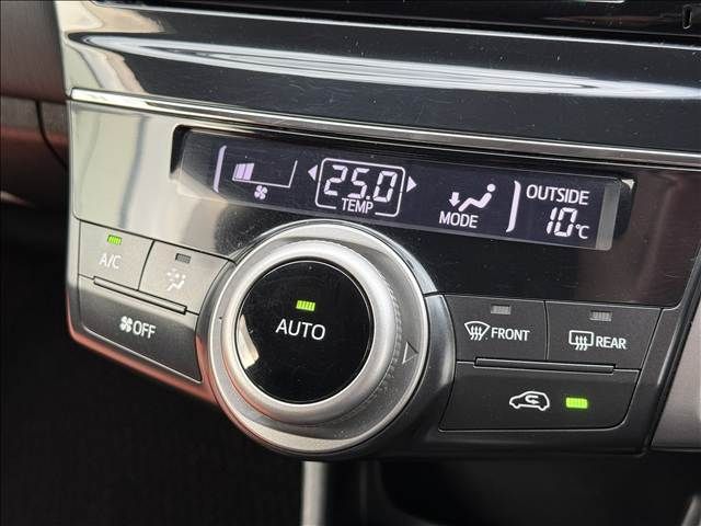 TOYOTA PRIUS ALPHA 2015 Image 31