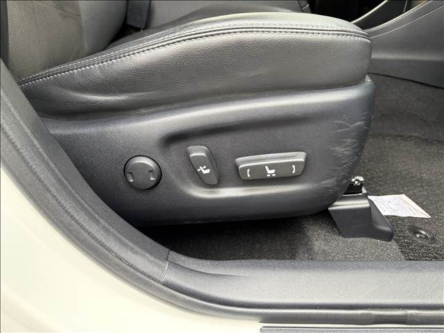 TOYOTA PRIUS ALPHA 2015 Image 31