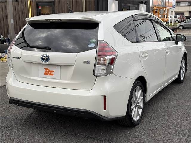 TOYOTA PRIUS ALPHA 2015 Image 31
